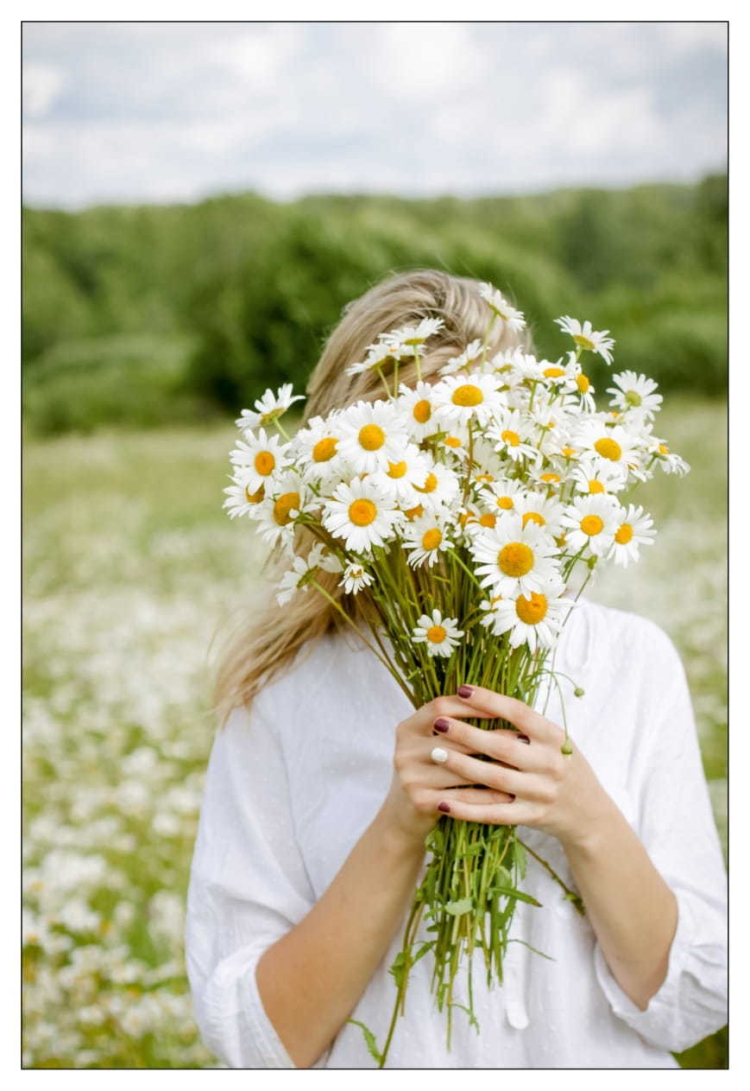 Блондинка с ромашками