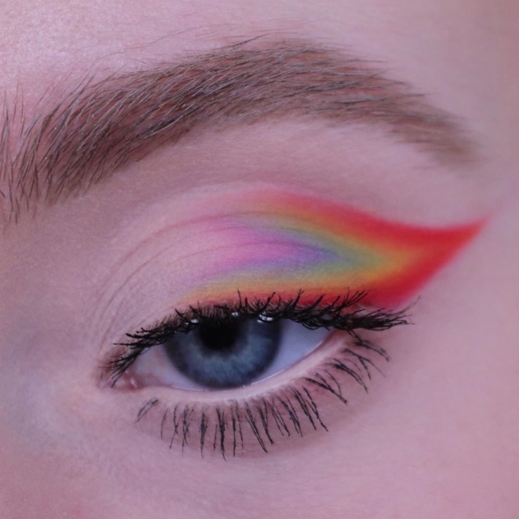 Радужные макияжи