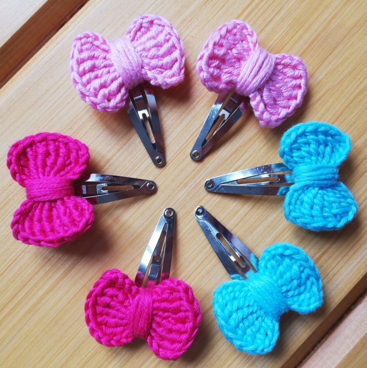 Вязаные заколки для волос крючком