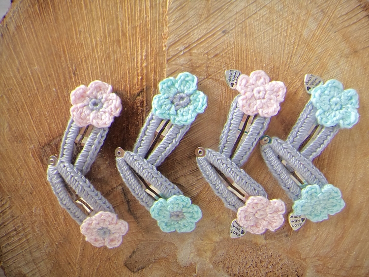 Вязаные заколки