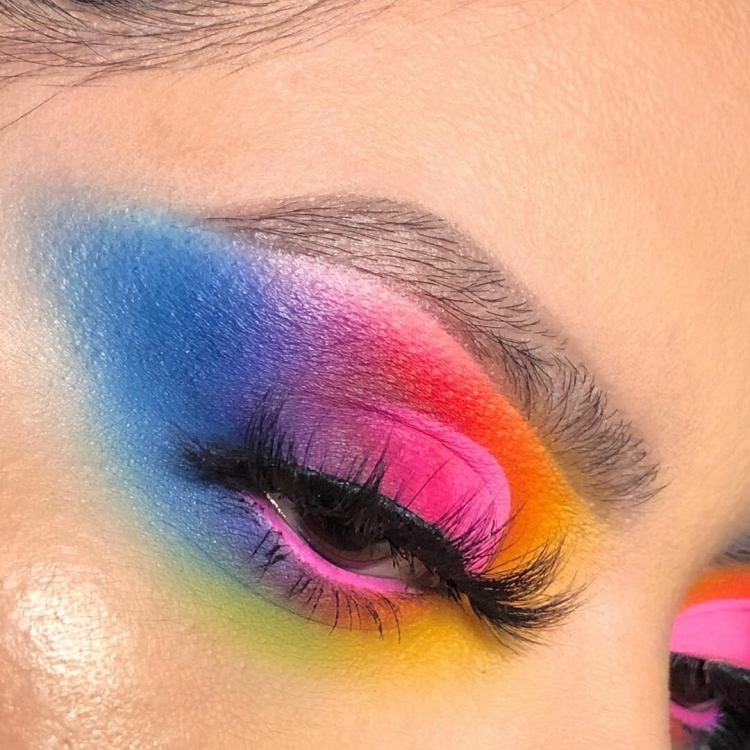 Красивый Радужный макияж