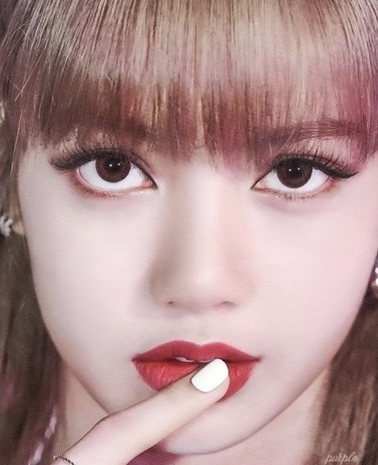 Лалиса Манобан макияж