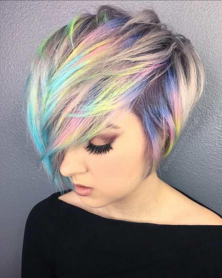 Яркое окрашивание на короткие волосы