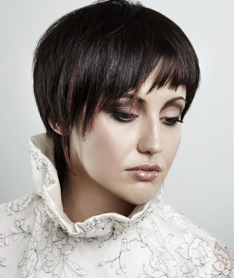 Короткая филированная челка