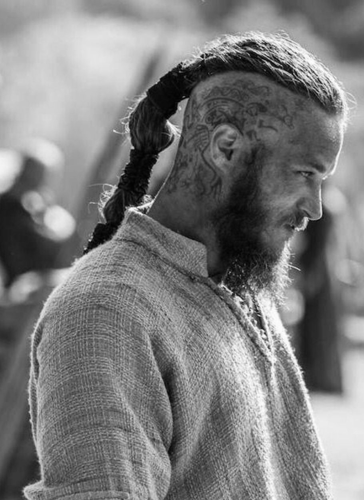 Викинг стрижка Рагнар Лодброк