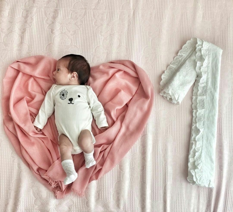 Фотосессия на 1 месяц ребенку