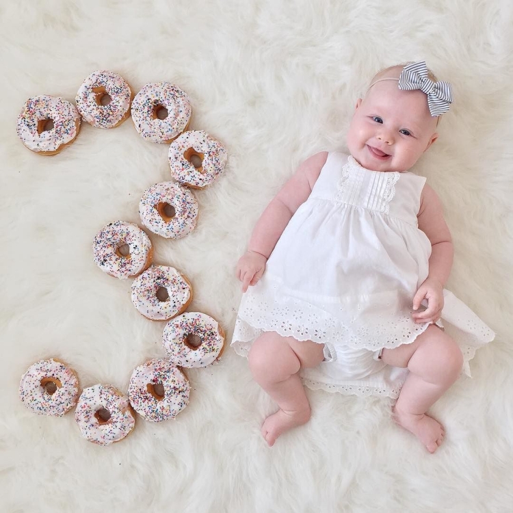 Фотосессия детей по месяцам с цифрами