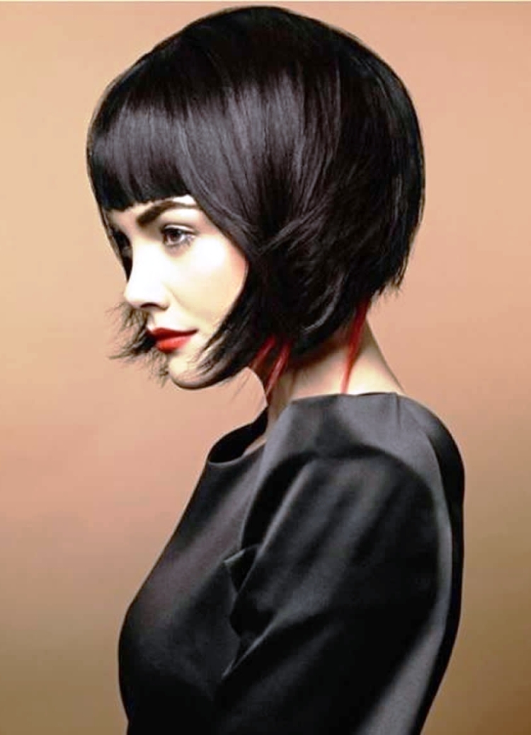 Стильное короткое каре с челкой