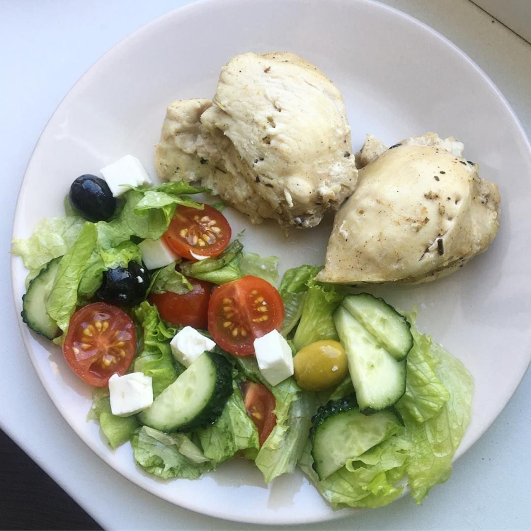 Куриная грудка с овощами