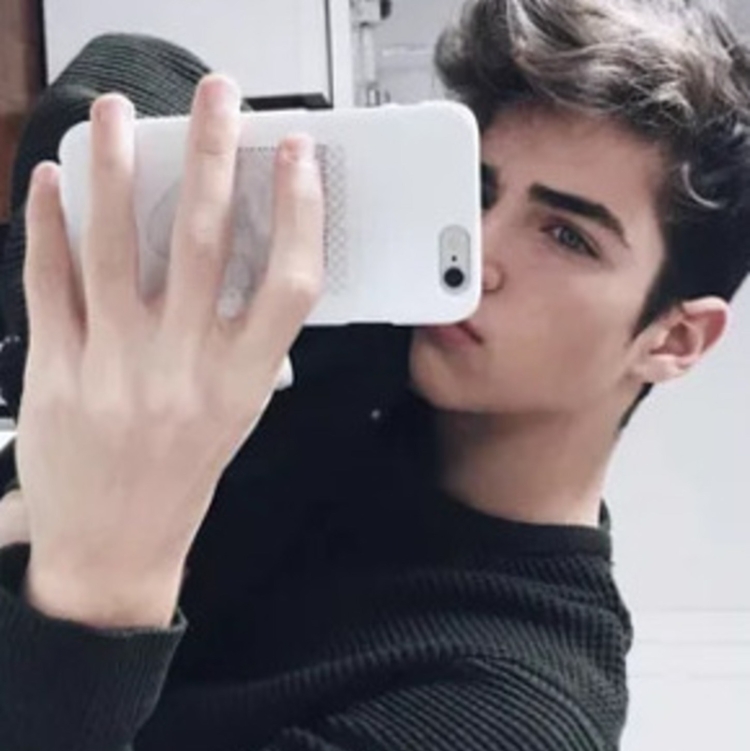 Ману Риос Эстетика