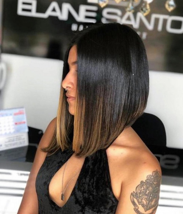 Удлиненное каре с прядями