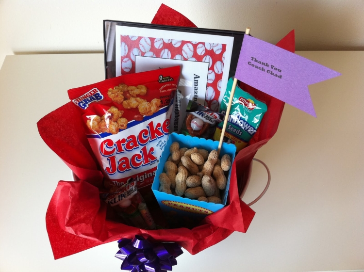 Подарок тренеру девушке