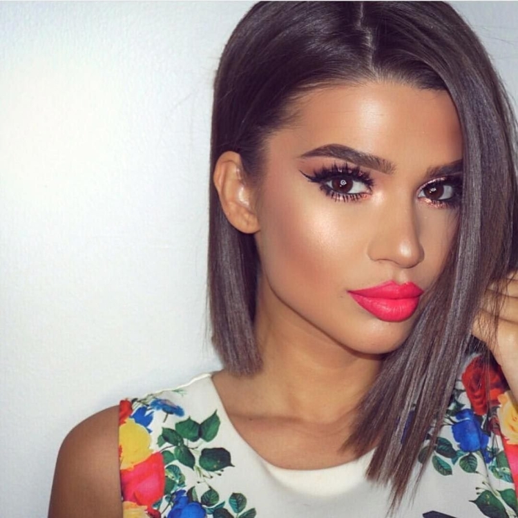 Стрижки каре 2022 для карих глаз