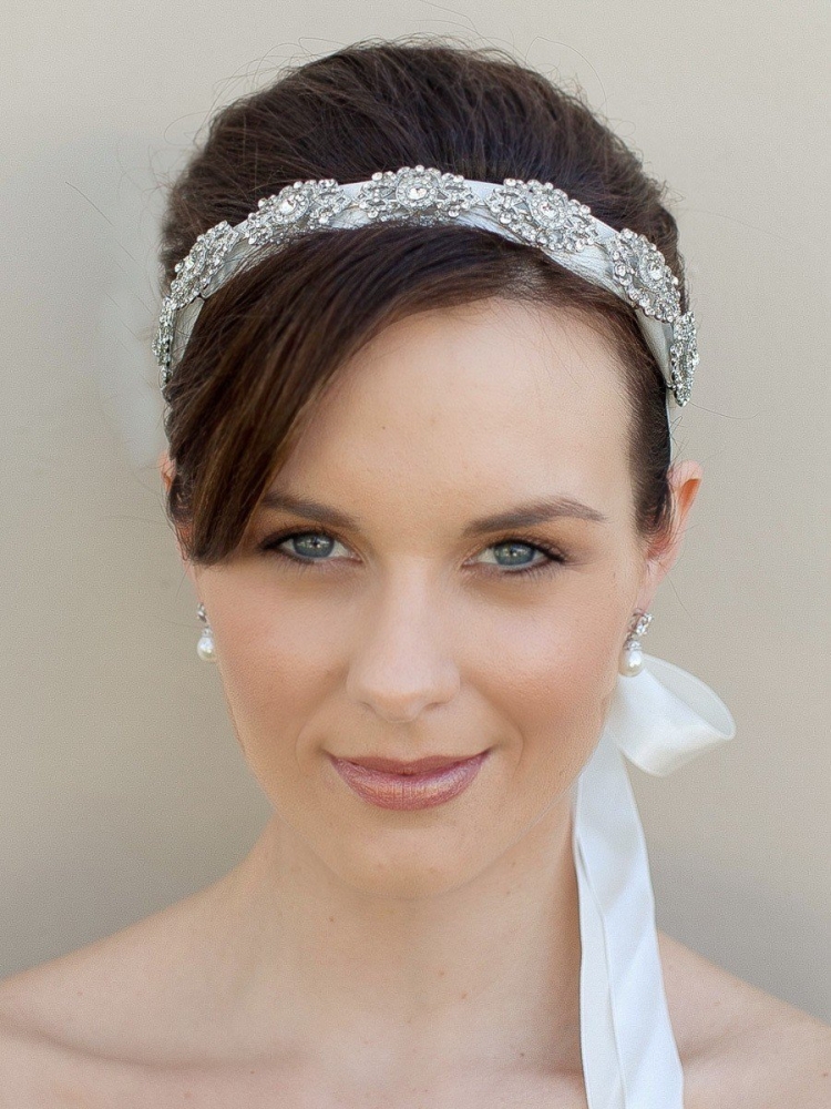 Прическа с ободком