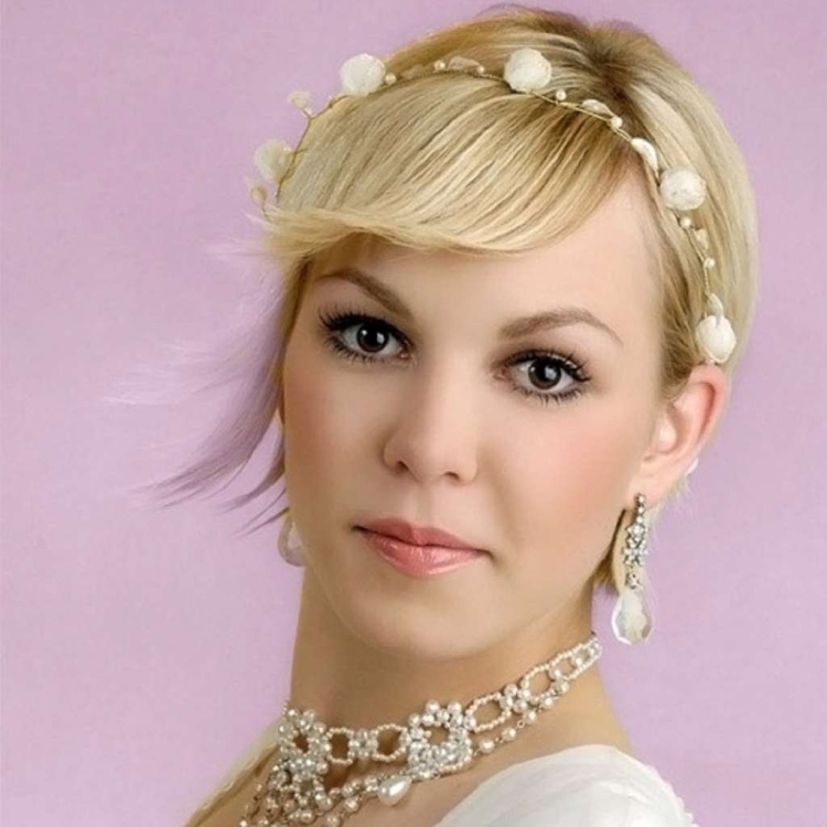 Свадебные причёски на короткие волосы с челкой