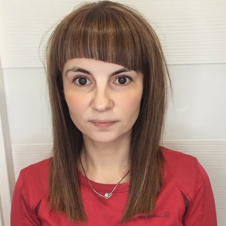 Косая чёлка с уголком