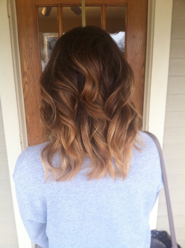 Каскад до плеч со спины