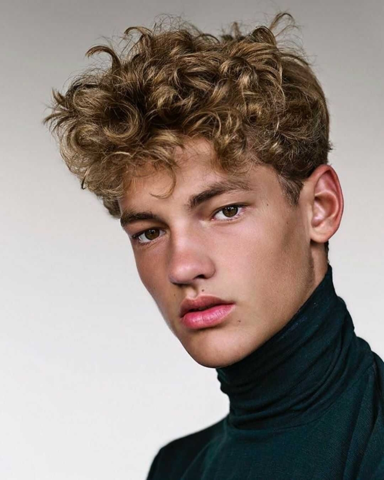 Мужские стрижки для вьющихся волос