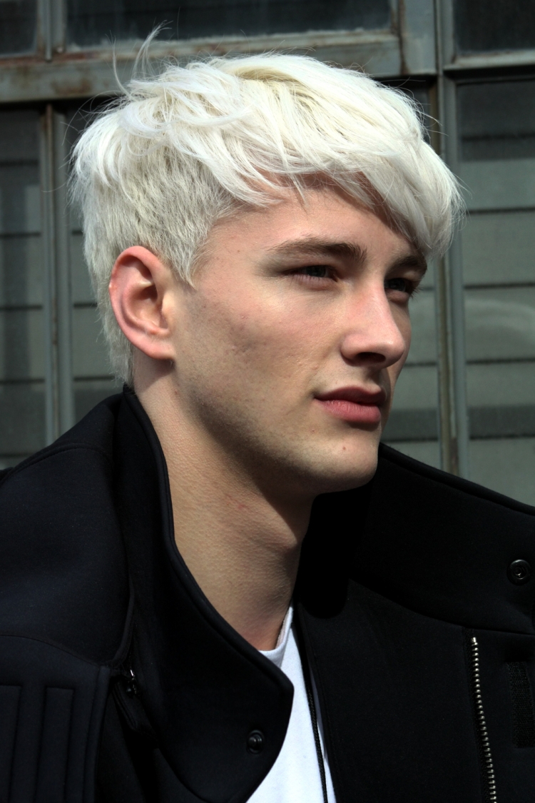 Белые волосы мужские