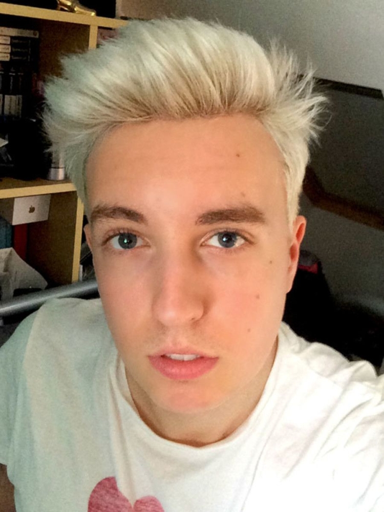 Мужчины крашенные блондины