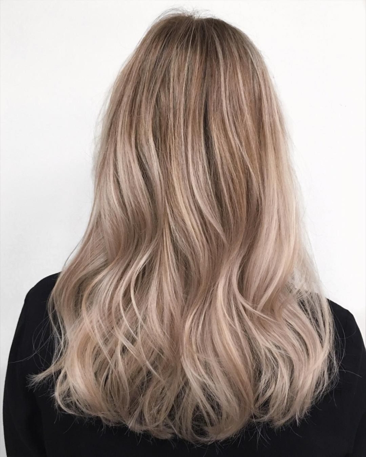 Холодный бежевый блонд