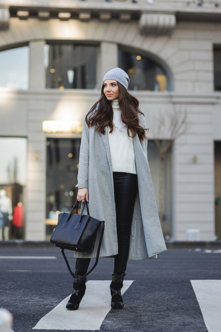 Шапка под пальто