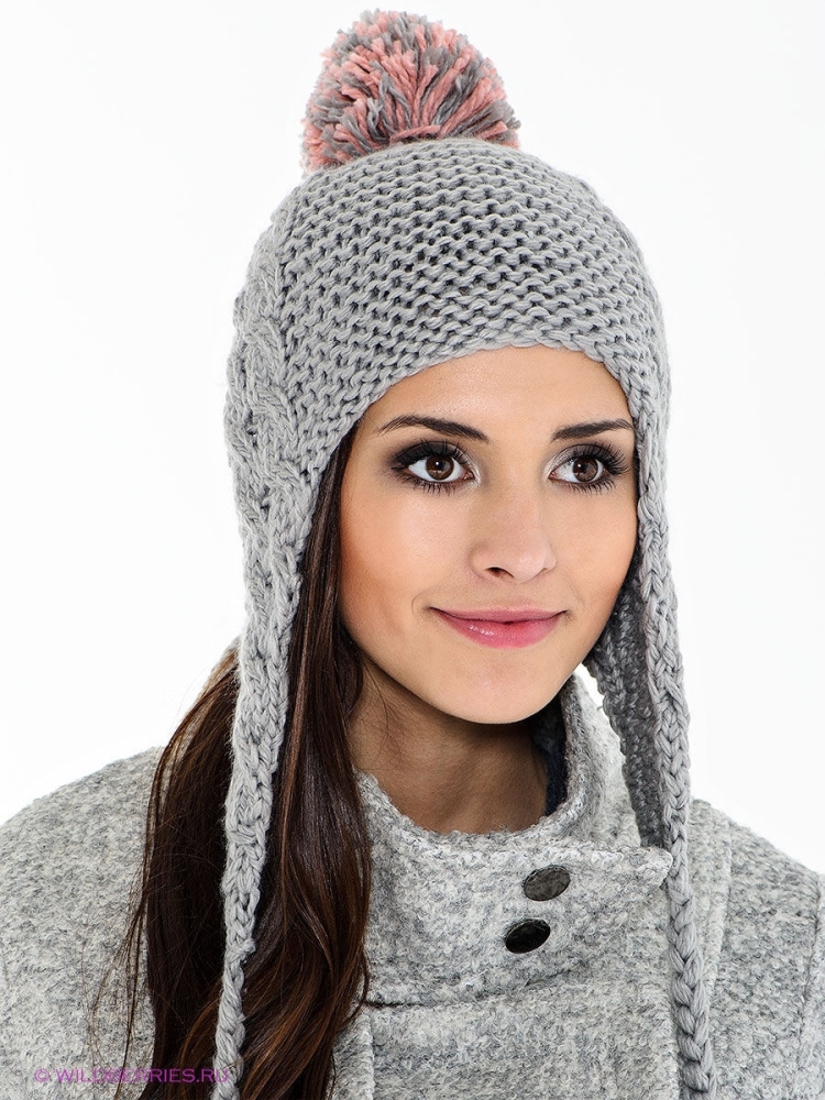 Шапка с завязками