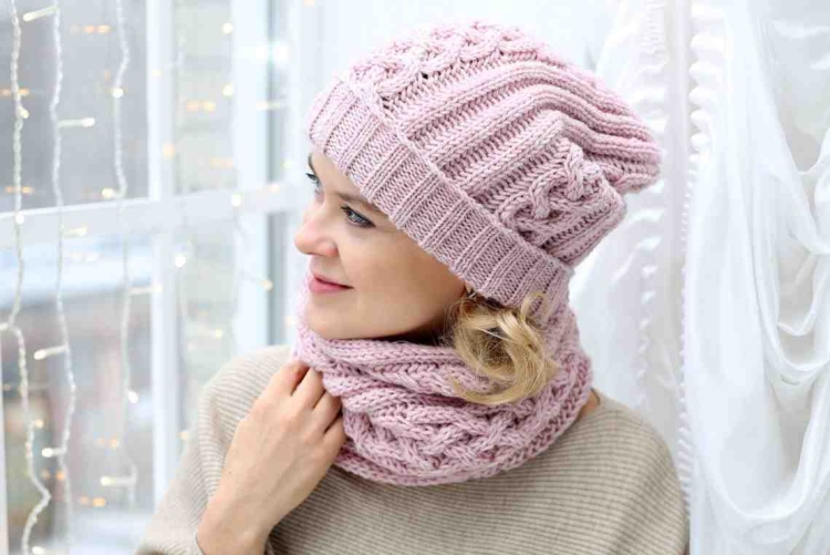 Модные вязаные шапки и шарфы
