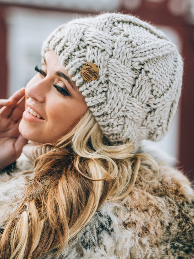 Объемная шапка