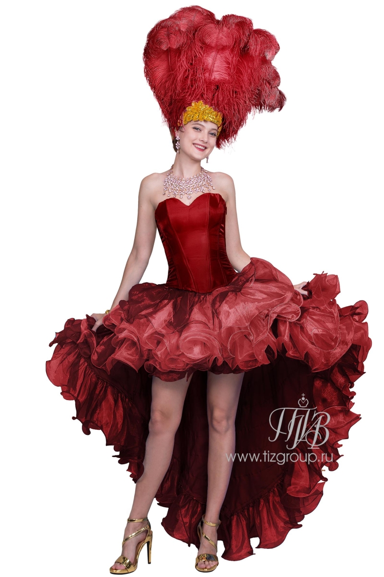 Валя карнавал в бордовом платье