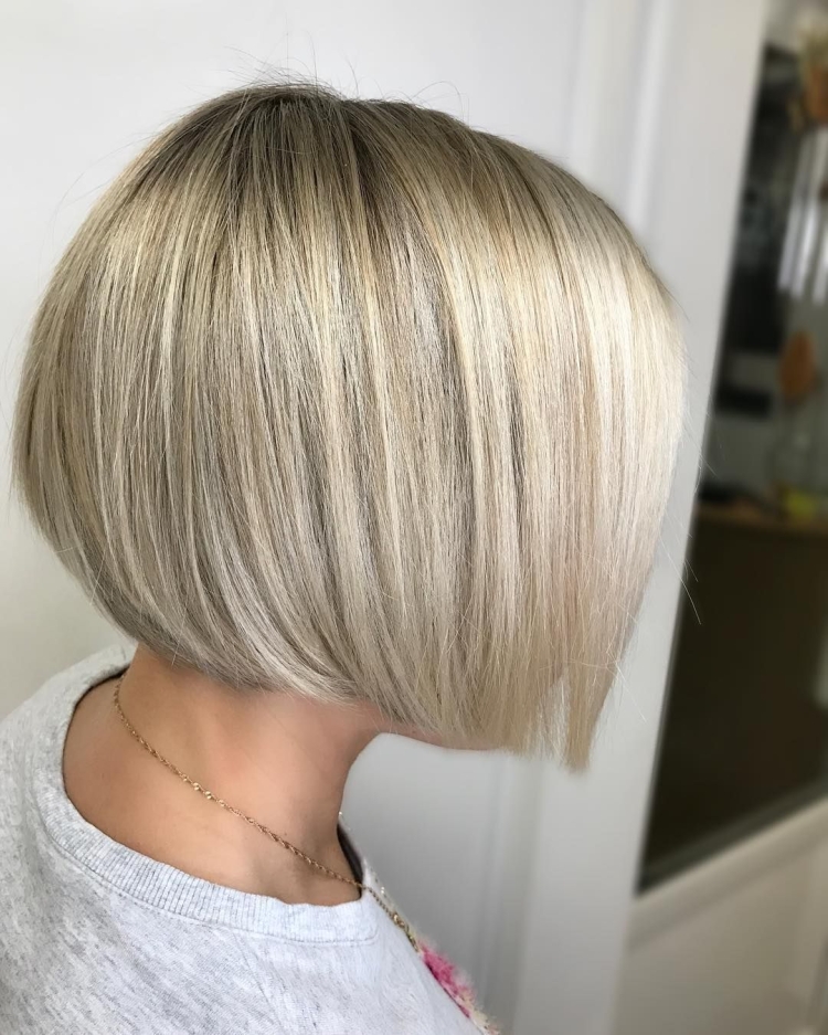 Медиум Боб стрижка