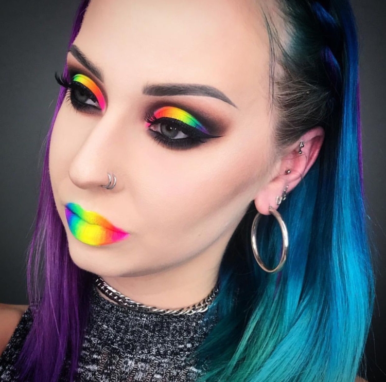 Макияж с неоновыми пигментами