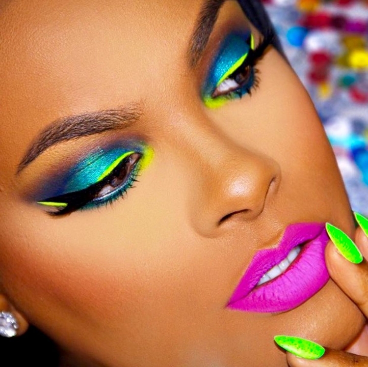Неоновый макияж