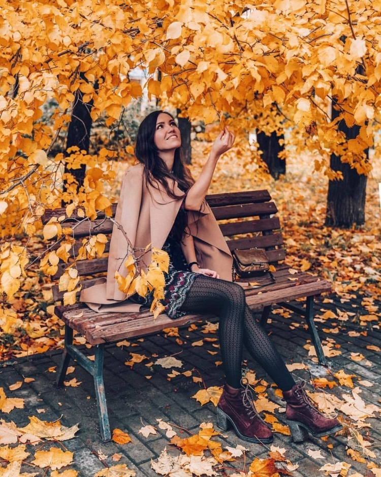 Девушка осенью