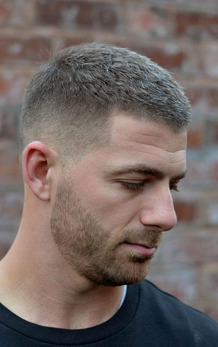 Стрижка фейд полубокс