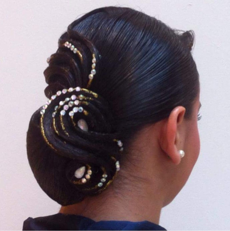 Бальные причёски для женщин