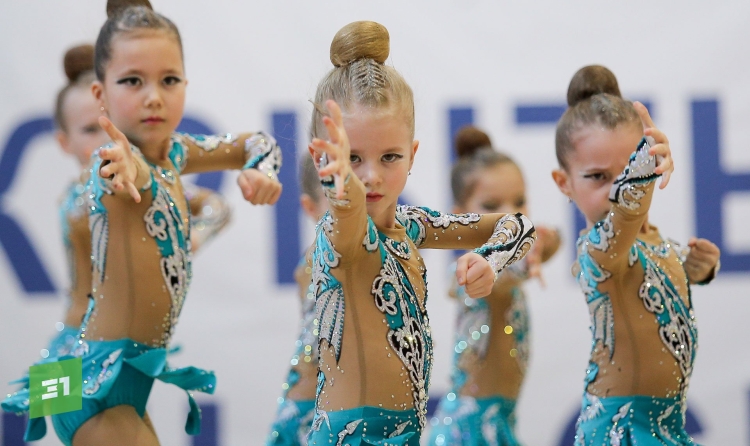 Эстетическая гимнастика прически