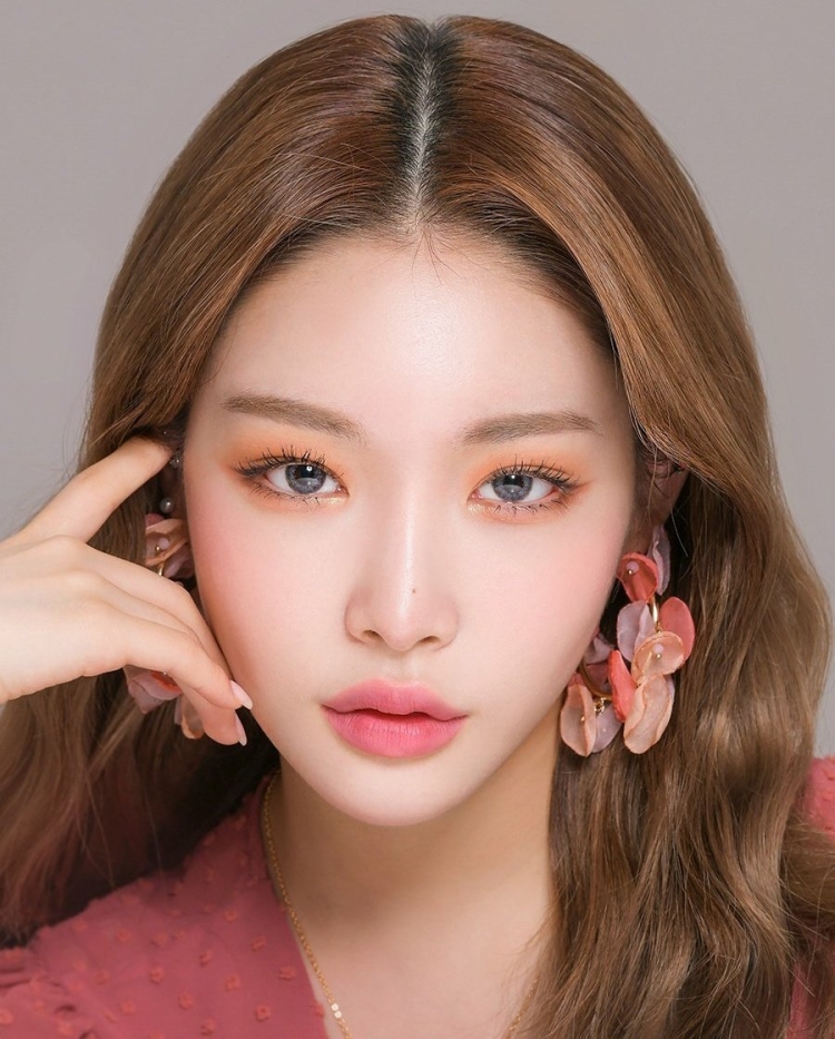 Chungha без макияжа