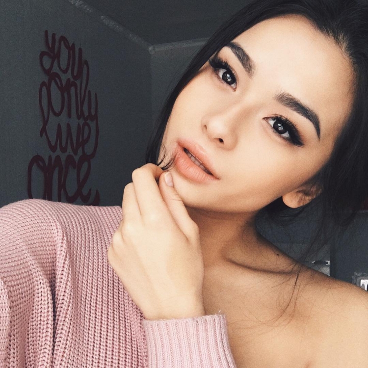 Диана Коркунова селфи