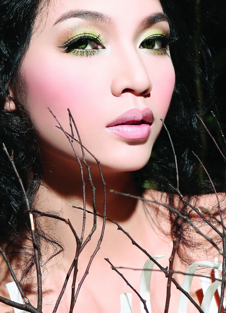 Яркий макияж азиатских глаз