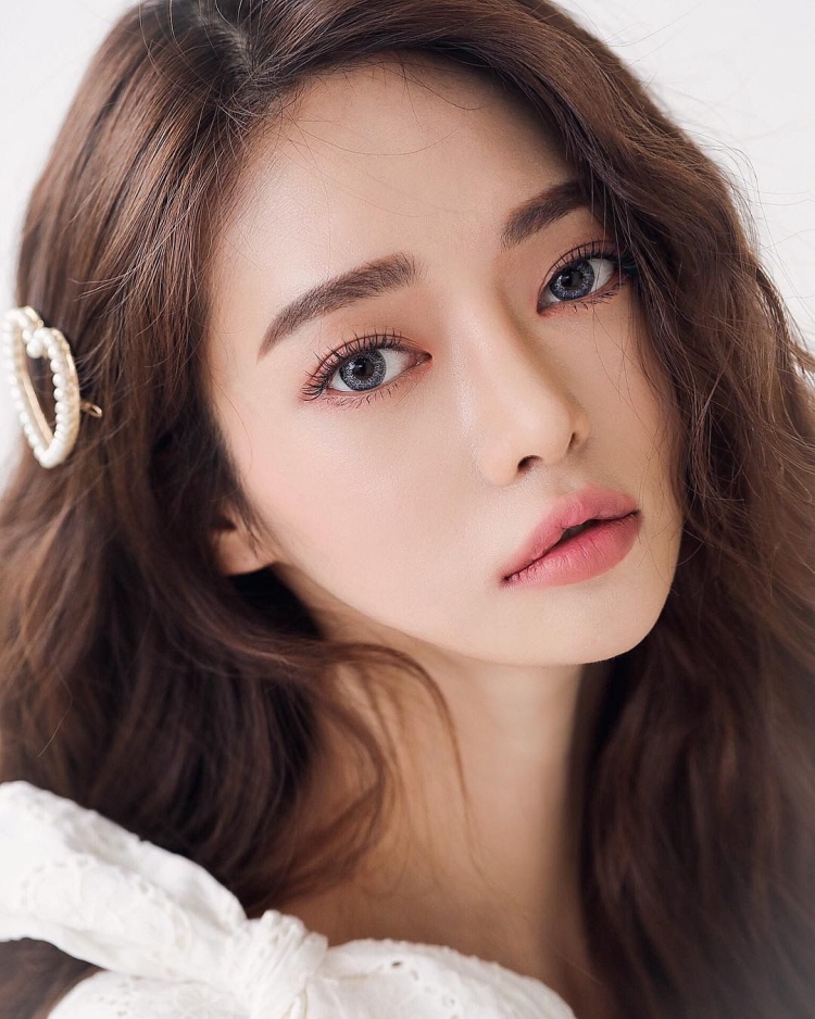Корейский макияж глаз IU