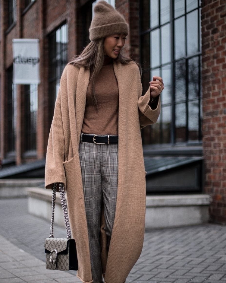 Стильные образы с бежевым пальто