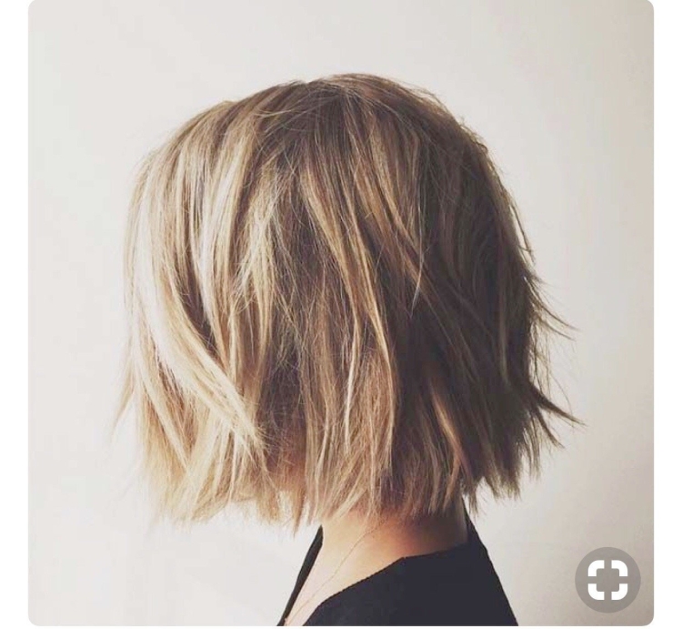 Шегги Боб стрижка до плеч