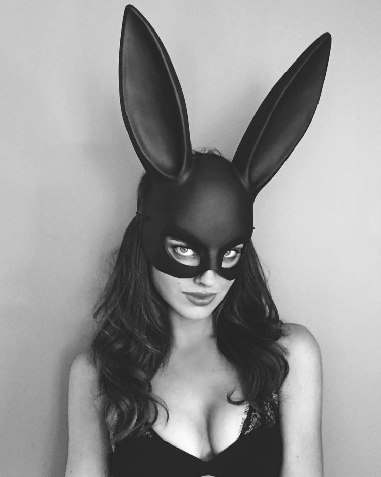 Маска зайца черная