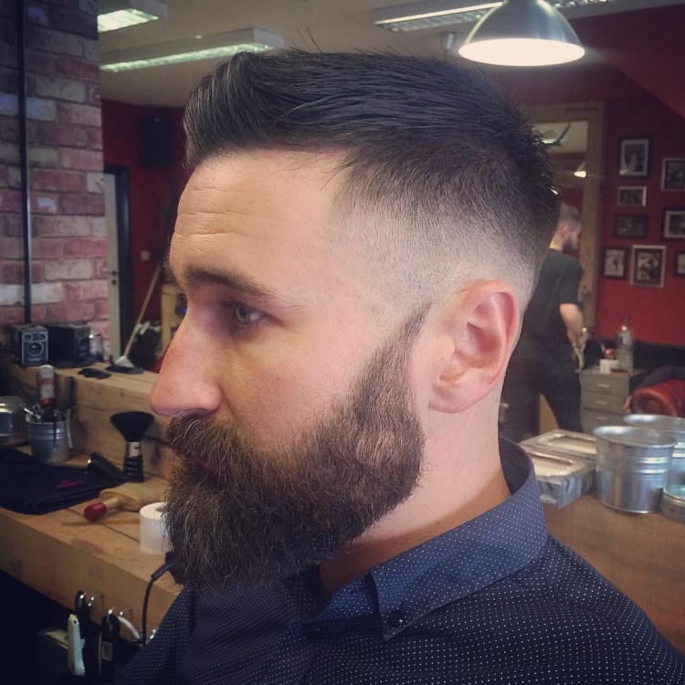 Барбершоп фэйд с бородой