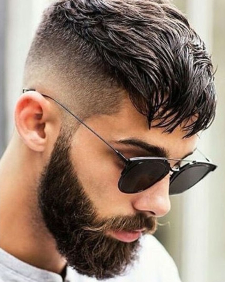 Короткая стрижка с бородой