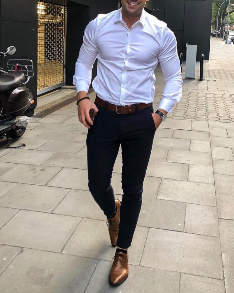 Черная рубашка и брюки