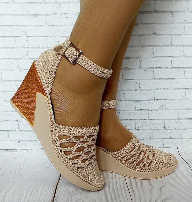 Вязаная летняя обувь