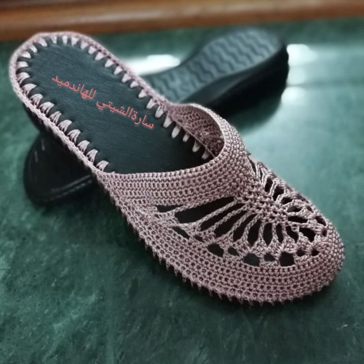 Вязаная обувь на подошве