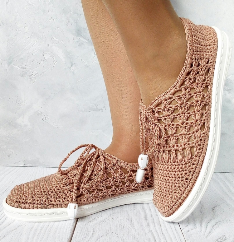 Вязаные босоножки